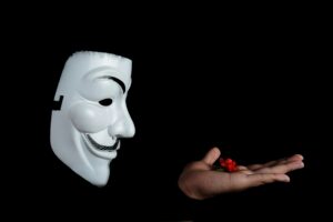 Read more about the article Sine Adevărat, Sine fals – Urmare a creșterii cu un părinte narcisist